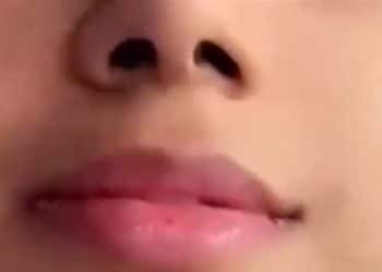 فيديو طفلة التجميل