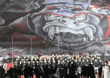 من زهرة كرة القدم إلى وكر الجريمة..  كيف تحولت مدينة ميسي لجحيم؟