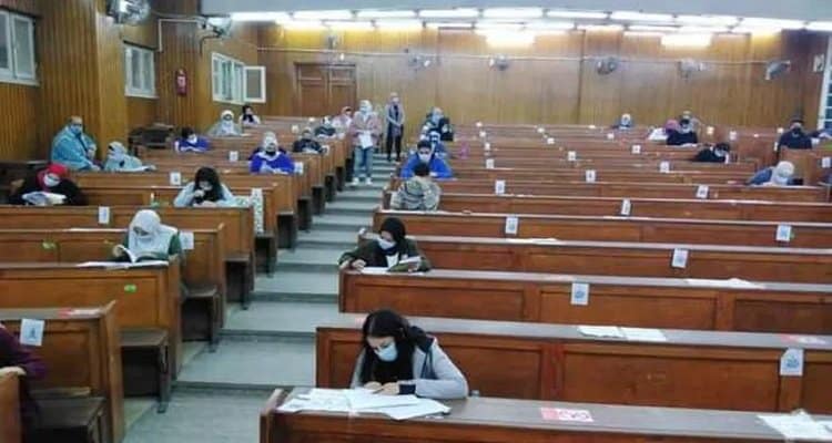 امتحانات منتصف الفصل الدراسي الثاني