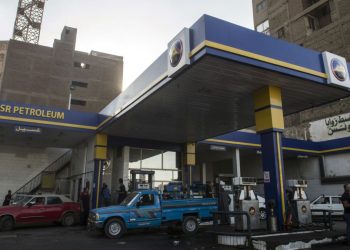 وزير المالية يعلن فرض رسوم جديدة على البنزين والسولار