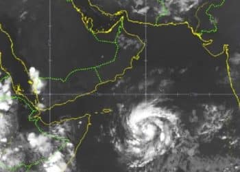 تحذير عاجل من الأرصاد العمانية بشأن إعصار تيج