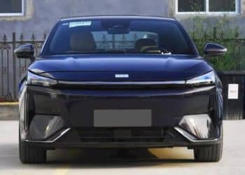 سيارة جيلي جالاكسي L6