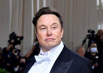 هكذا علق إيلون ماسك على آيفون iPhone 15 Pro Max.. رده غير متوقع بالمرة