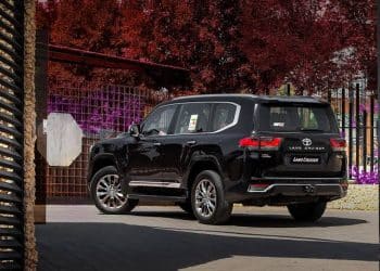 سعر تويوتا لاندكروزر 2023 في الإمارات