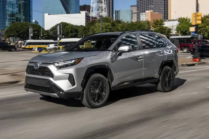 تويوتا راف فور 2023