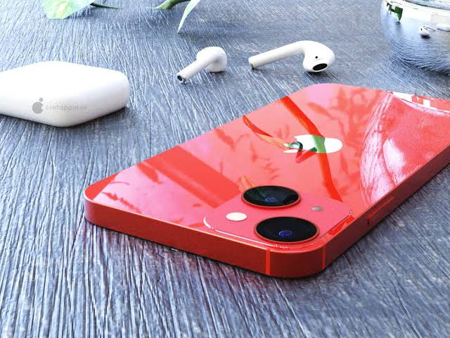 هاتف آيفون 13