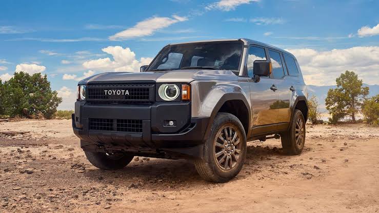 سعر ومواصفات تويوتا برادو 2024 في السعودية