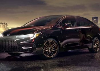 سيارة تويوتا كورولا 2024