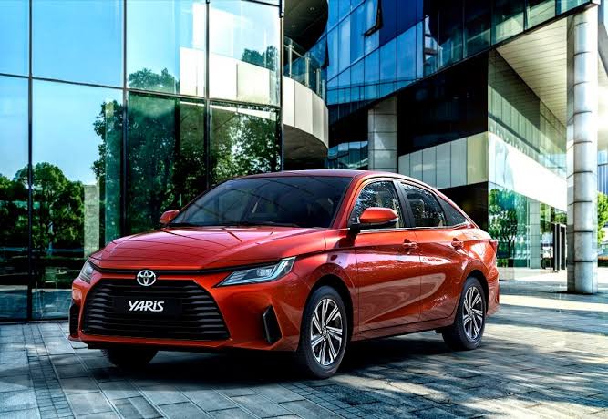 سيارة تويوتا ياريس 2023