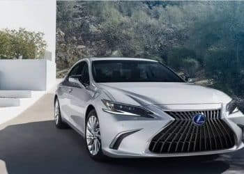سيارة لكزس ES موديل 2024