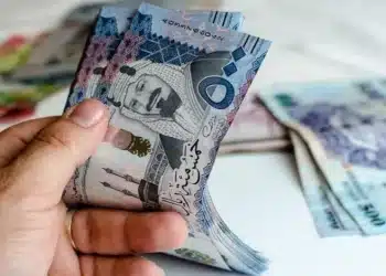 سلم رواتب الموظفين .. المالية السعودية تكشف النقاب حول زيادة الـ1000 ريال