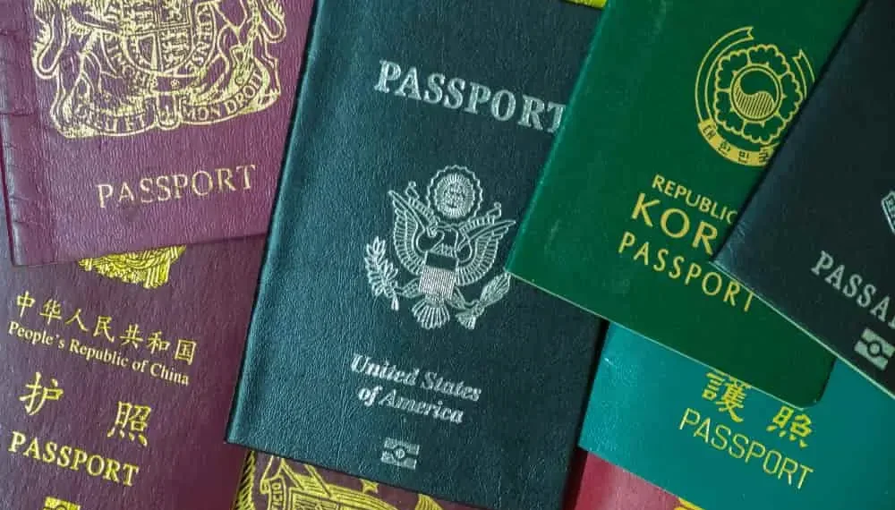 جوازات سفر مختلفة