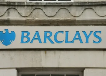 أرباح البنوك البريطانية في مهب الريح .. ما علاقة تمويل السيارات؟