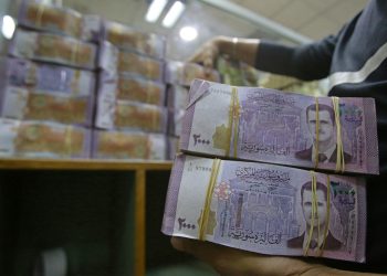 كل 100 ليرة قديمة تساوي ليرة واحدة جديدة.. ماذا سيحدث في العملة السورية؟