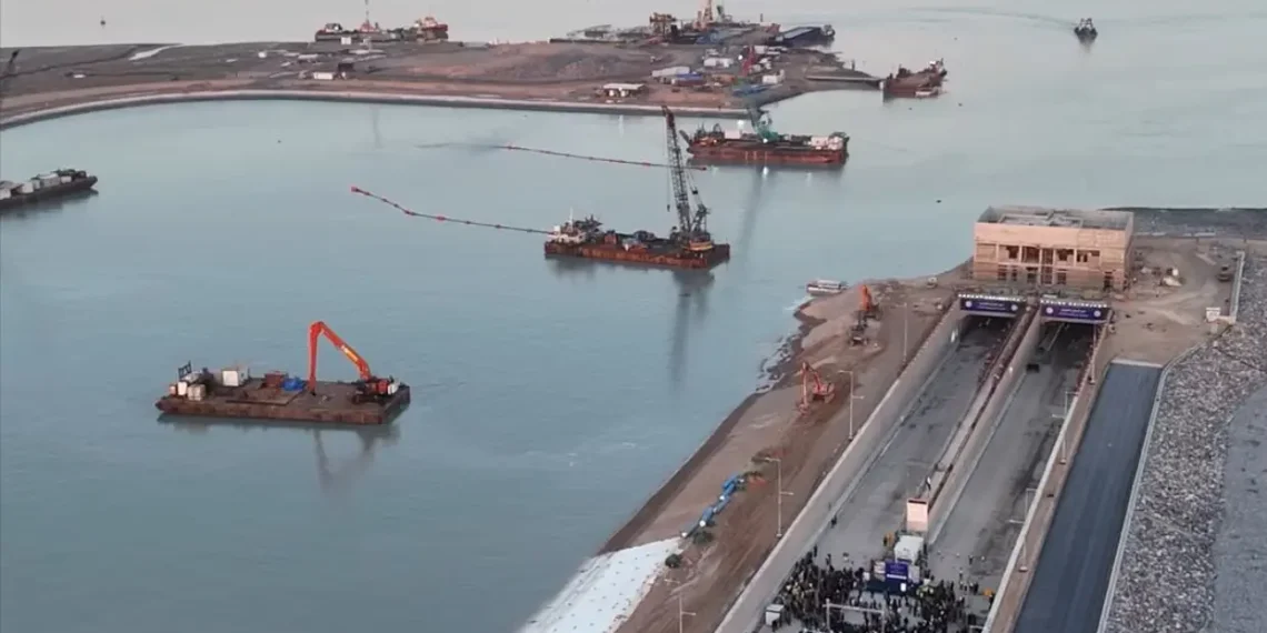 النفق المغمور