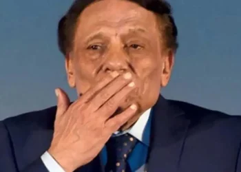 من هم أحفاده .. تفاصيل تنشر لأول مرة بشأن اعتزال عادل إمام