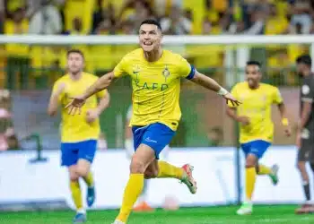 شاهد .. جماهير النصر تحتفل بـ”تيفو كريستيانو رونالدو” بعد الوصول إلي 200 مباراة