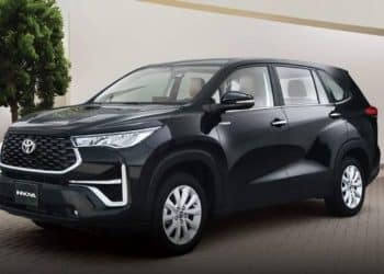 سيارة تويوتا انوفا