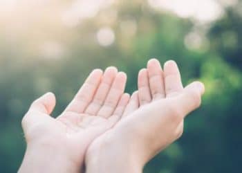 دعاء لأمي بمناسبة السنة الجديدة .. إليكم أفضل 5 أدعية في العام الميلادي الجديد