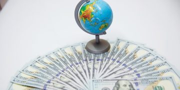 ديون العالم