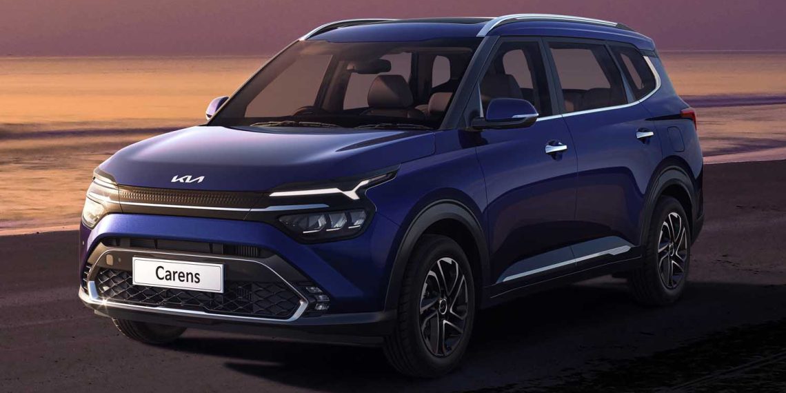 سيارة كيا كارينز 2024