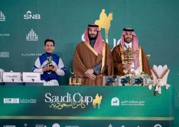 “سينيور بسكادور” يرفع كأس السعودية.. مفاجأة المشاركة ومبلغ ضخم يثير الجدل