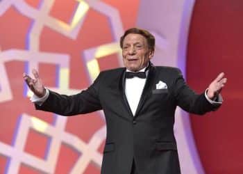 من هم أحفاده .. تفاصيل تنشر لأول مرة بشأن اعتزال عادل إمام