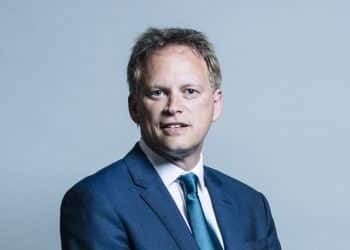 روسيا تشوش على طائرة وزير الدفاع البريطاني .. إليكم التفاصيل