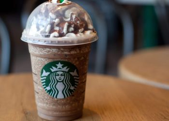 عقوبة قاسية بحق مجرم اعتدى على موظفة ستاربكس في الكويت .. تفر على التفاصيل