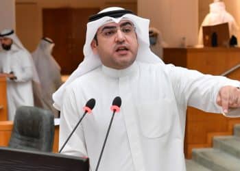 شاهد .. أزمة في الكويت بسبب شطب كلام عبدالكريم الكندري