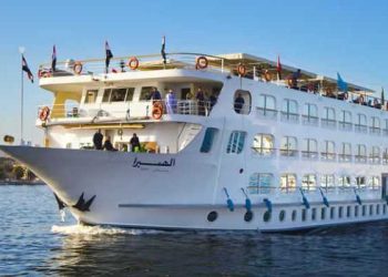 عاجل .. غرق باخرة سياحية في مصر وعلى متنها 72 سائح أجنبي