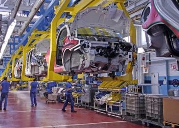 مصنع سيارات