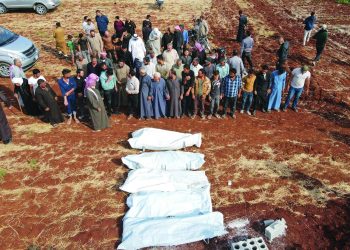 جثث في كل مكان .. شاهد اللحظات الأولي لعملية هجوم حمص السورية